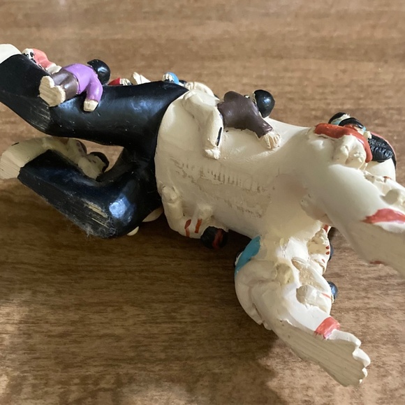 Storyteller pottery piece - Picture 6 of 6